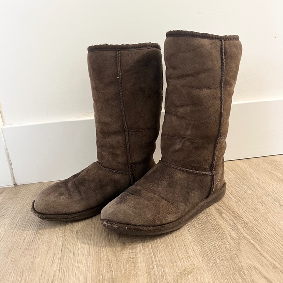 Ugg Australia classic tall boots | Dark Brown - Picture 1 of 6